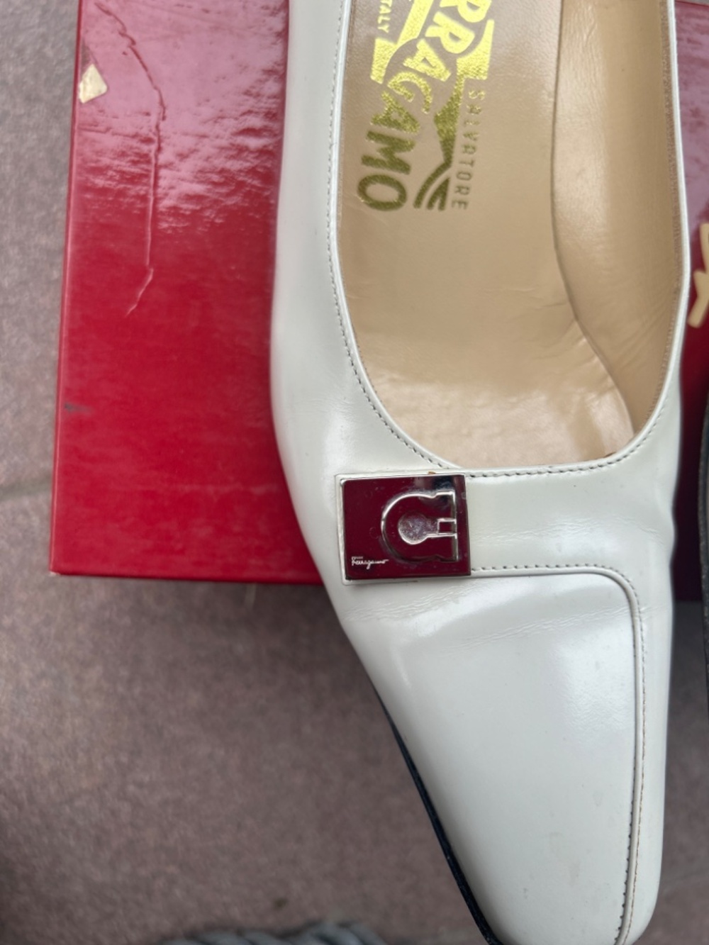 Salvatore Ferragamo Off-White Leather Square Toe Gancini Buckle Pumps Size 7.5 B - Picture 8 of 10